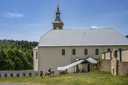 France, Ardèche (07), Saint-Laurent-les-Bains, l'abbaye Notre-Dame-des-Neiges sur le chemin de Stevenson (GR 70)