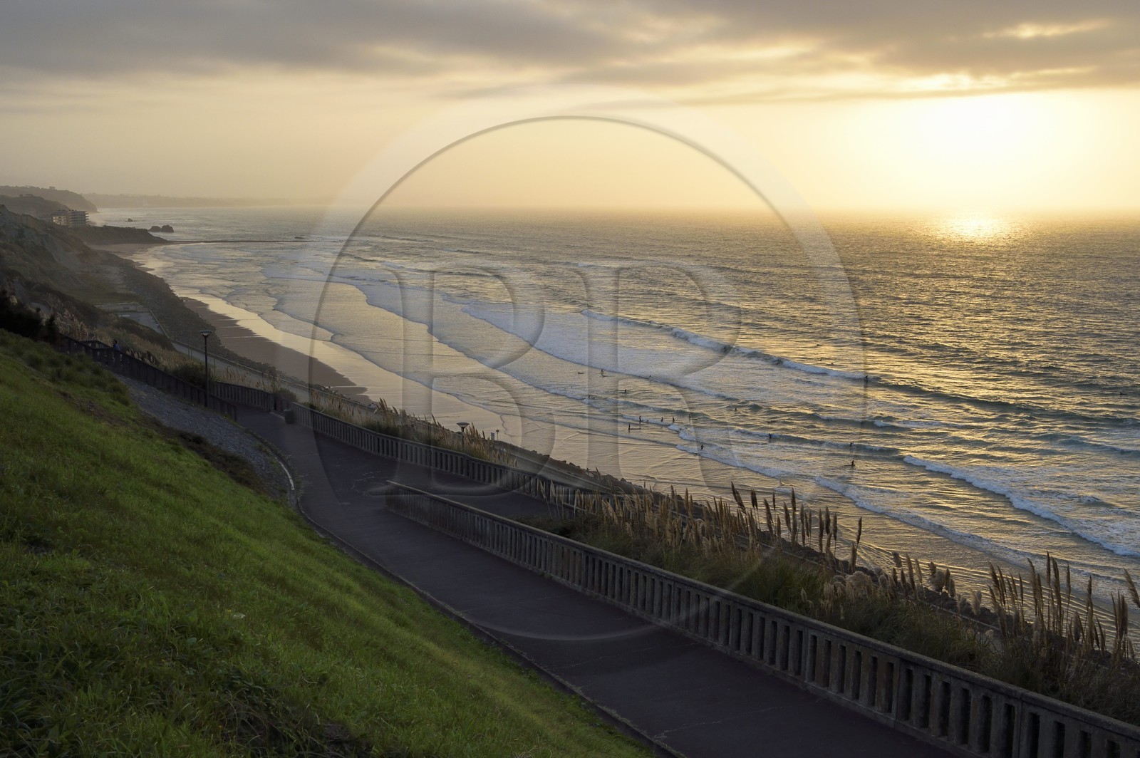 France, Pyrénées-Atlantiques (64), Pays-Basque, Biarritz, plage des Basques, la corniche