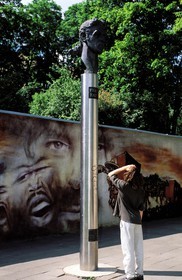 Lithuania (Baltic States), Vilnius, the unique sculpture of Frank Zappa in the world