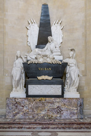 France, Paris, Hotel des Invalides, Army Museum, the Saint-Louis-des-Invalides Cathedral, the military pantheon, the dome of Les Invalides, tomb of Marshal of France Vauban, only his heart remains in the tomb