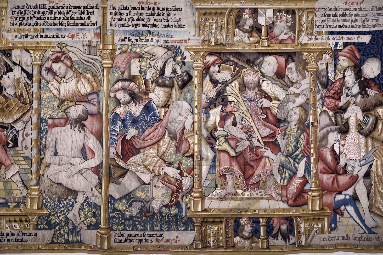 France, Haute-Loire (43), Parc naturel régional Livradois-Forez, l'abbaye de La Chaise-Dieu, tapisseries de la tenture de choeur, ensemble des 14 tapisseries flamandes réalisées au XVIe siècle retraçant des récits bibliques issus de l’Ancien et du Nouveau Testament, sur le thème de la honte: le supplice de Job, l'ivresse de Noé et le couronnement d'épines