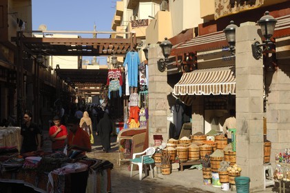 Egypte, Haute Egypte, vallée du Nil, Louxor, le nouveau souk
