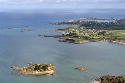 France, Cotes-d'Armor, Morlaix bay, Terenez, Sterec island and the village of Saint Samson in the background (aerial view)
