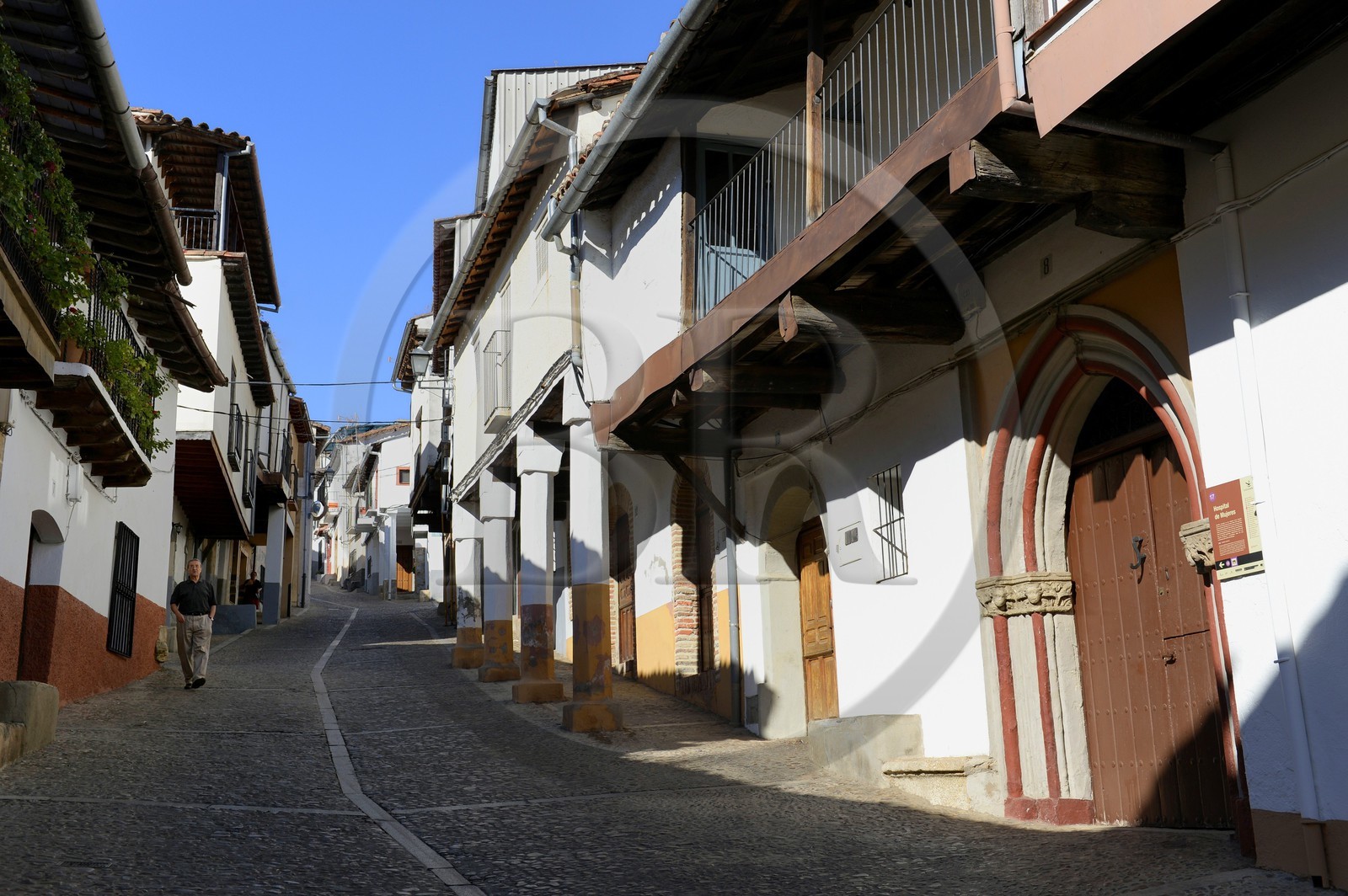Espagne, Estremadure, Guadalupe, ruelle du village, l'ancien hopital des femmes