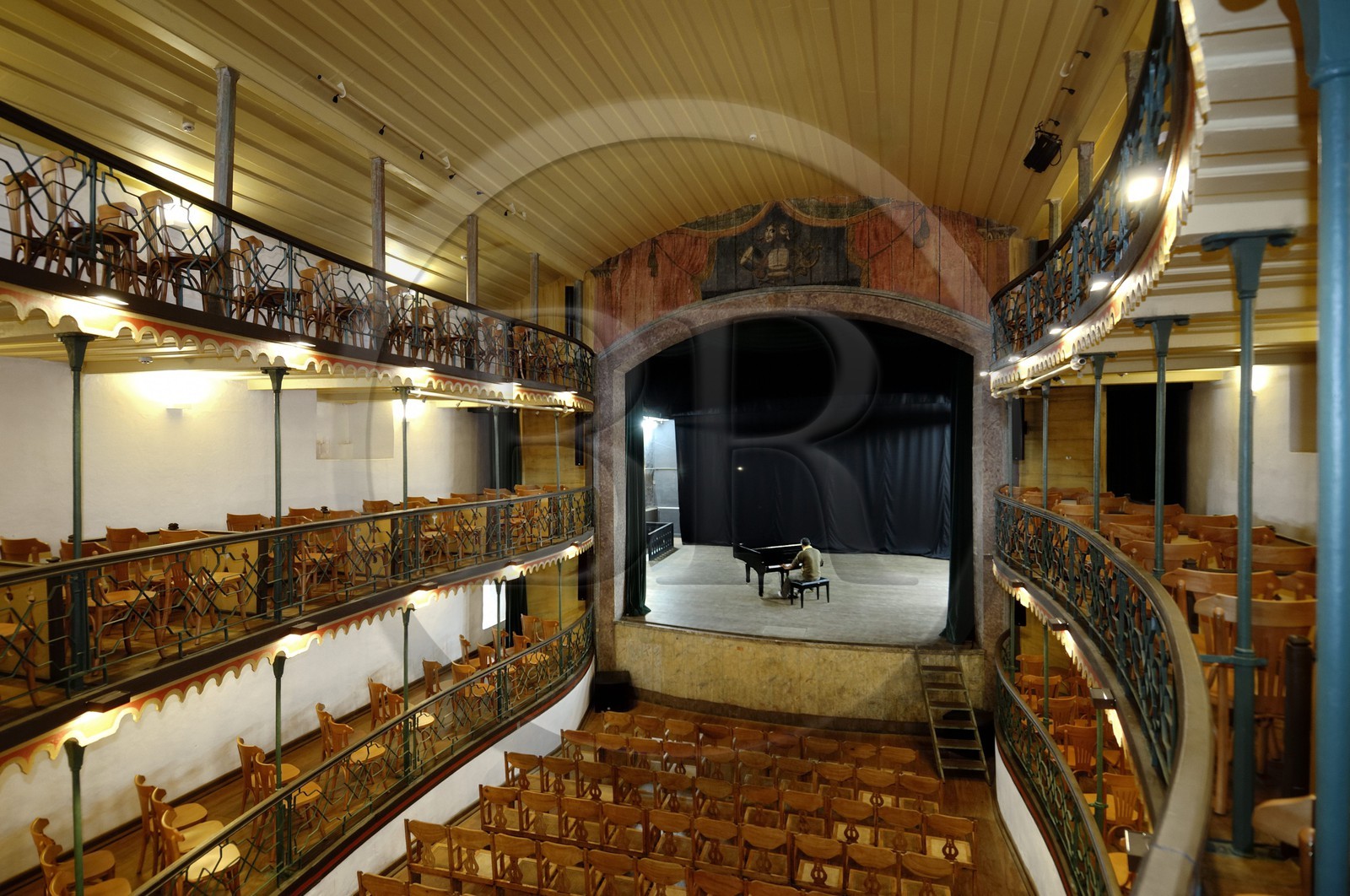 Brésil, Etat du Minas Gerais, ville de Ouro Preto, centre historique classé Patrimoine Mondial de l 'UNESCO, le plus vieux théatre d'amérique latine datant de 1780 (Route de l'or, Estrada Real)