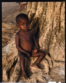 Burkina Faso, Poni province, Lobi land, Loropéni, little boy Lobi