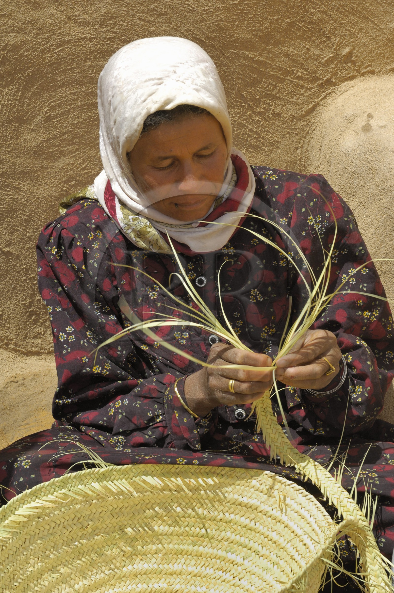 Egypte, désert libyque, oasis de Dakhla, le village de Eshbet Bashendi (Bashandi), vannerie