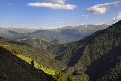 Georgia, Kakheti, Tusheti National Park, mountains and valleys around Omalo seen from the vllage of Bochorna