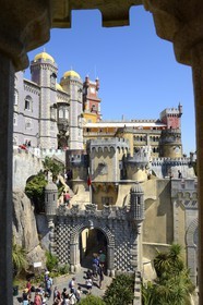 Portugal, région de Lisbonne, Sintra, le Palais national de Pena (Palacio Nacional da Pena) classé Patrimoine Mondial de l'UNESCO, la porte principale
