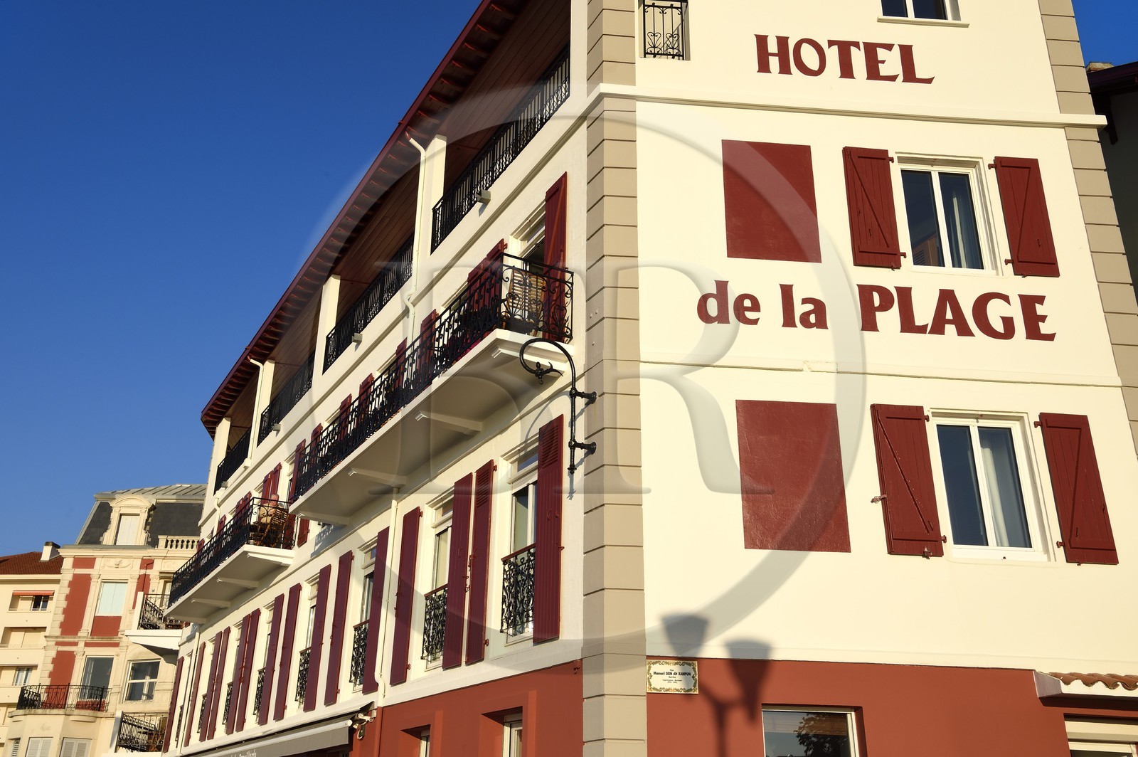 France, Pyrénées-Atlantiques (64), Pays-Basque, Saint-Jean-de-Luz, hotel du front de mer