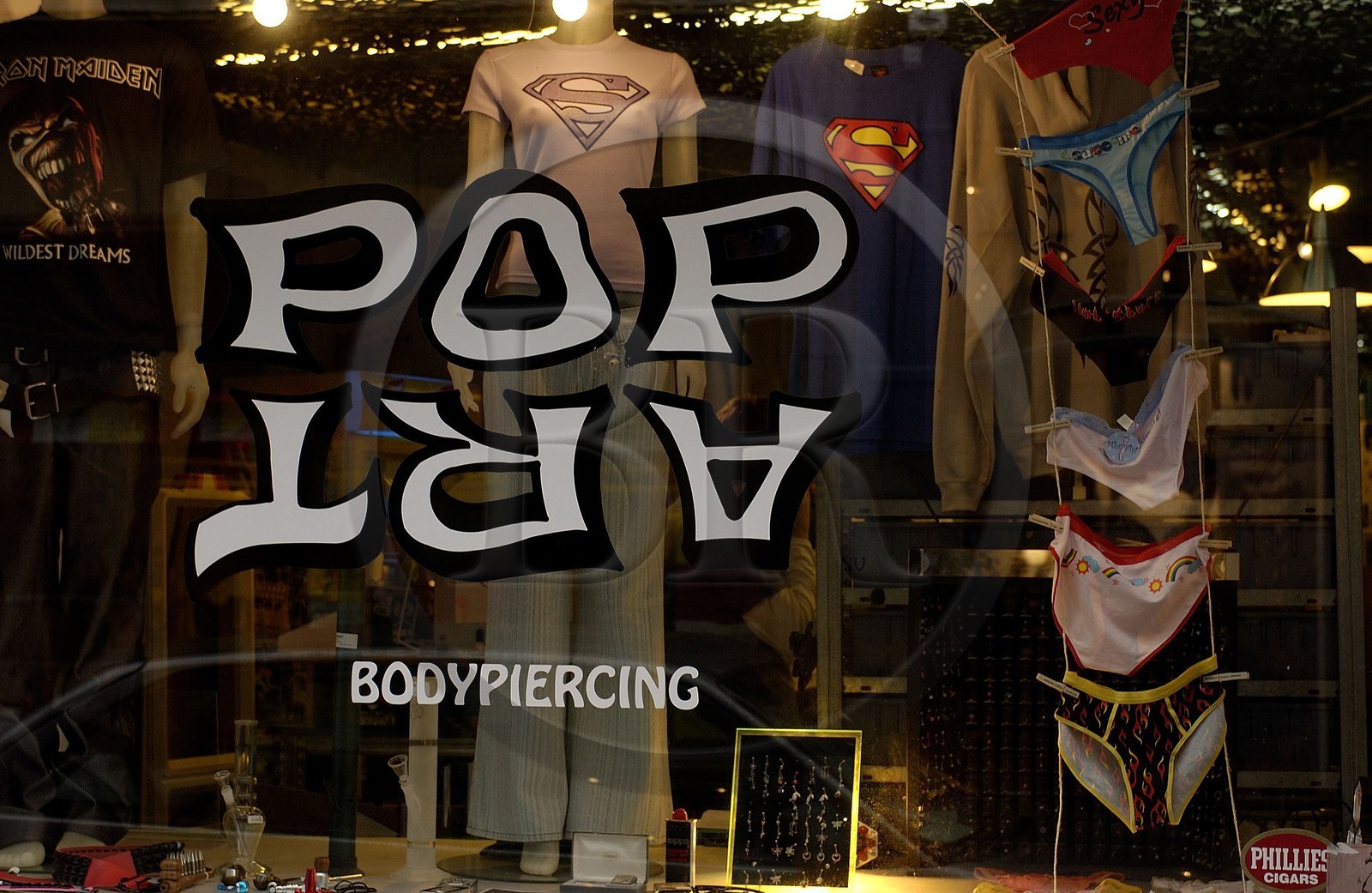 Belgique, Flandre, Anvers (Antwerpen), boutique branchée de vêtements