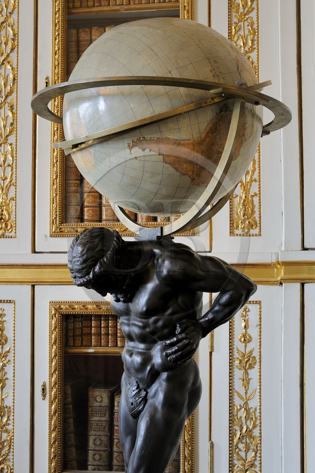 France, Yvelines (78), château de Versailles, classé Patrimoine Mondial de l'UNESCO, appartement privé du Roi ou appartement de Louis XV, bibliothèque de Louis XVI