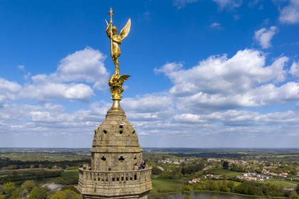 France, Vendée (85), Sèvremont, Saint-Michel-Mont-Mercure, l'église avec sa statue de l'archange Saint-Michel (vue aérienne)