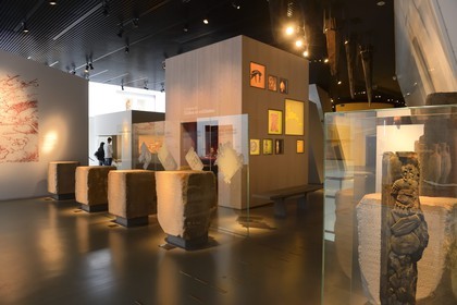 France, Ille-et-Vilaine, Rennes, building of Champs Libres from architect Christian de Portzamparc, the Brittany Museum (Musée de Bretagne),