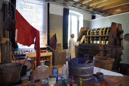 France, Haut Rhin, Husseren Wesserling, Wesserling Park, Textile Museum, reconstitution of color workshops, fabric dyeing with 19th century methods