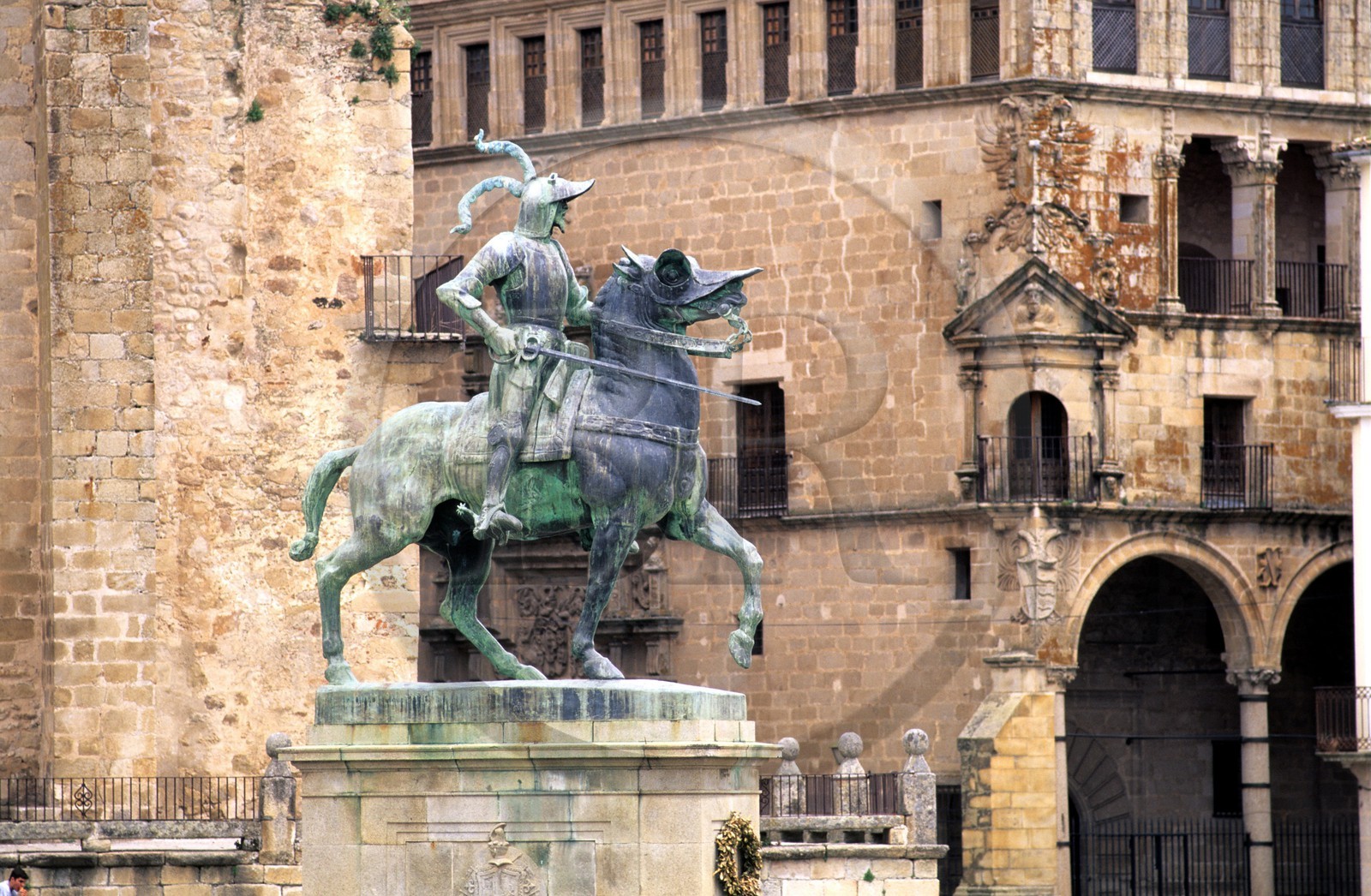Spain, Estremadura, Trujillo, Plaza Constitution, statue of Francisco Pizarro