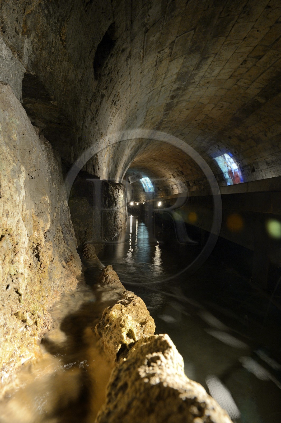 Israel, district Nord, Galilée, Acre (Akko), vieille ville, classée Patrimoine Mondial de l'UNESCO, le tunnel des Templiers long de 350 de long mène du Palais Templiers qui a été détruit en 1921 jusqu'au port d'Acre à l'est, il a été construit à la fin du 12ème siècle mais seulement découvert en 1994