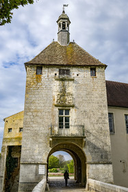 France, Côte-d'Or (21), Epoisses, le château d'Epoisses, le donjon édifié au XIIIe siècle appelé aussi tour Brunehaut permet d'entrer dans le château