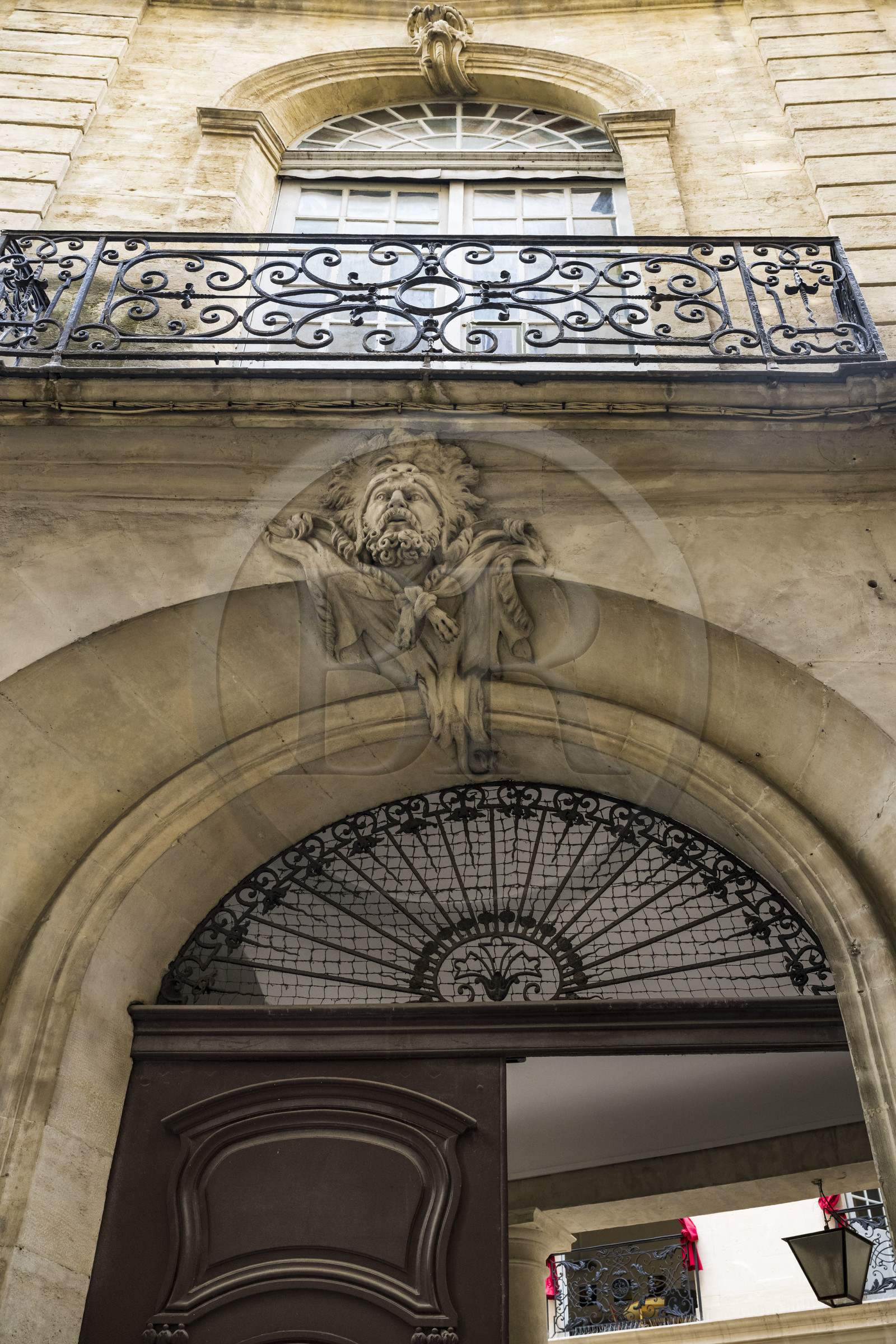 France, Hérault (34), Montpellier, centre historique appelé l’Ecusson, mascaron représentant Hercule sur la facade de l'Hotel Baschy de Cayla, hotel particulier du XVIIIème siècle