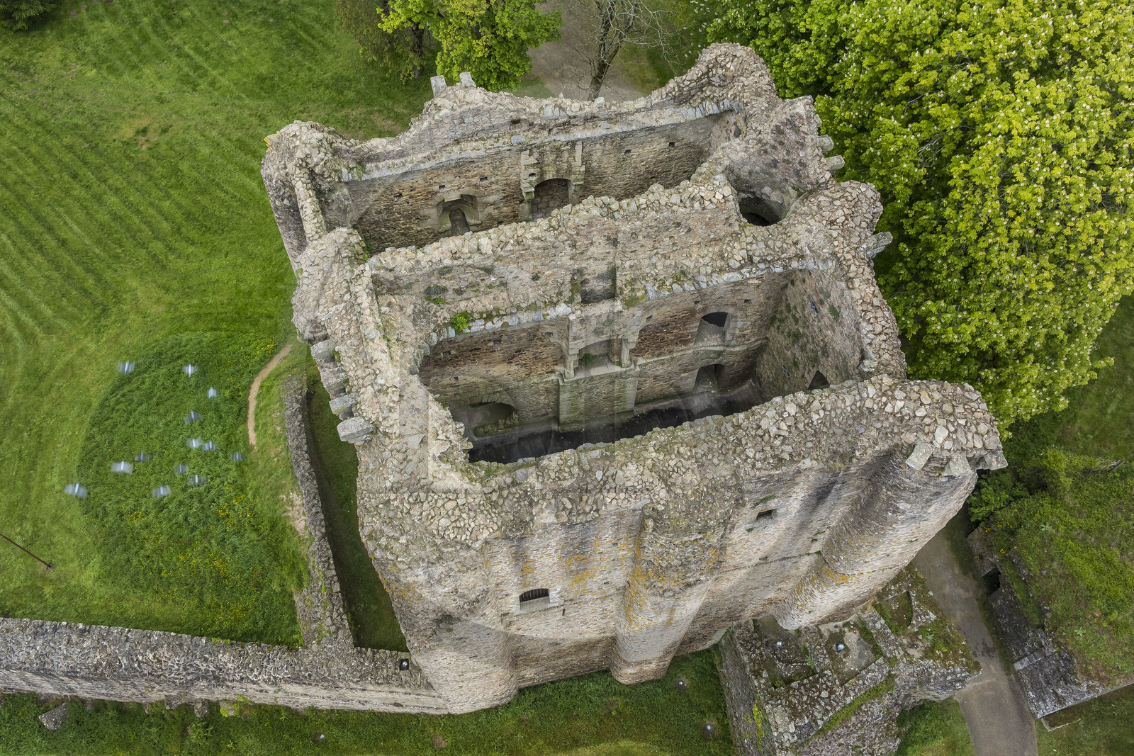 France, Vendée (85), Pouzauges, le chateau du 12ème siècle apporté en dot à Gilles de Rais par sa femme (vue aérienne)