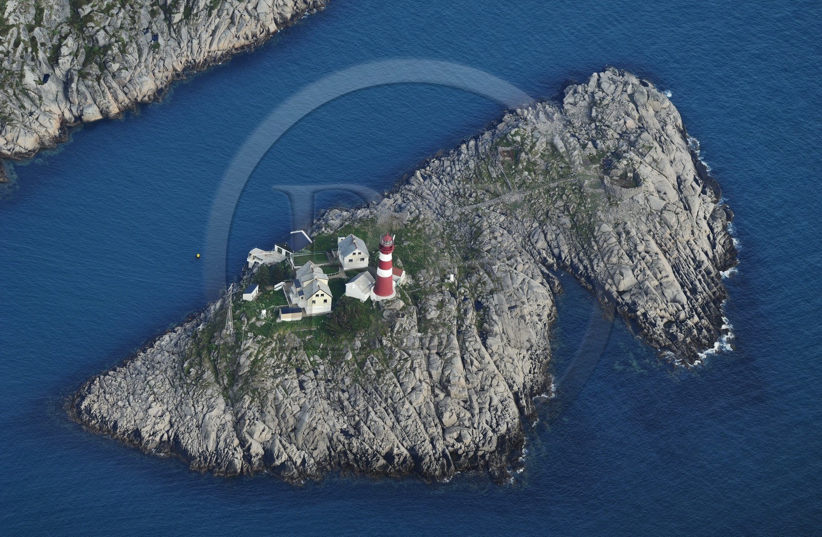 Norvège, Nordland, phare de Skrova au large des Iles Lofoten (vue aérienne)