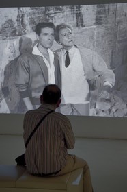 France, Alpes-Maritimes (06), Menton, le musée Jean Cocteau construit en 2008 par l'architecte Rudy Ricciotti, projection du film Le Testament d’Orphée (1960) de Jean Cocteau