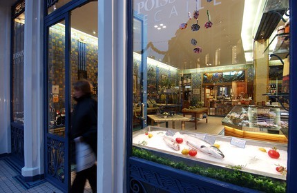 France, Nord, Lille, Chats Bossus street, fishmonger's restaurant a l' Huitriere