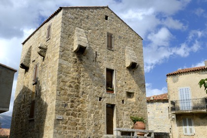 France, Corse-du-Sud (2A), Alta Rocca, Sainte-Lucie-de-Tallano (Santa Lucia di Tallà), maison fortifiée dite Maison Giacomoni