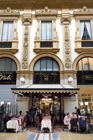 Italie, Lombardie, Milan, Piazza del Duomo, Galleria Vittorio Emanuele II, restaurant Al Salotto di Milano