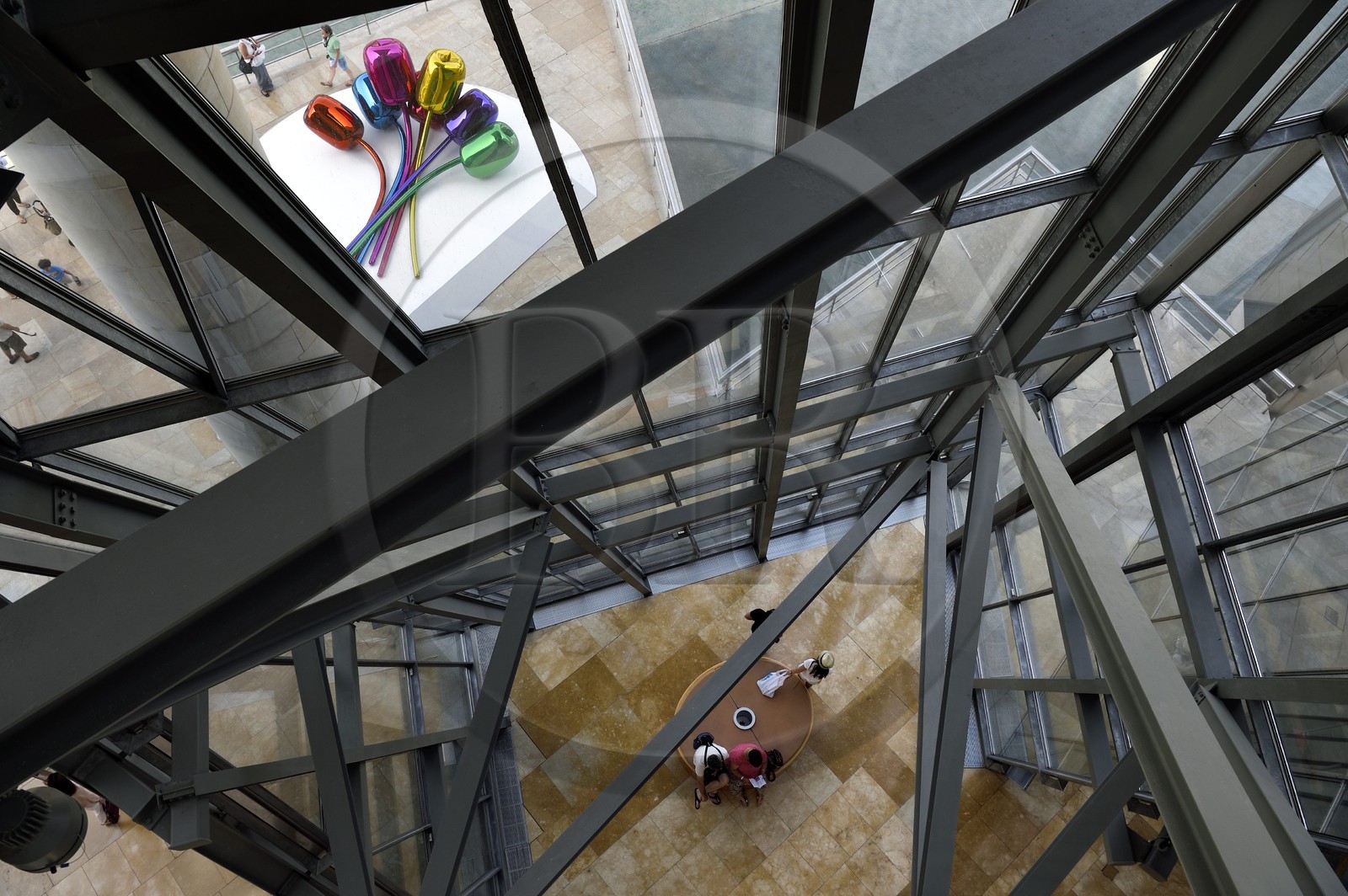 Espagne, Pays basque espagnol, Biscaye, Bilbao, le musée Guggenheim de l'architecte Frank Gehry, Tulipes (Tulips) (1995-2004) de Jeff Koons sur l'esplanade extérieure