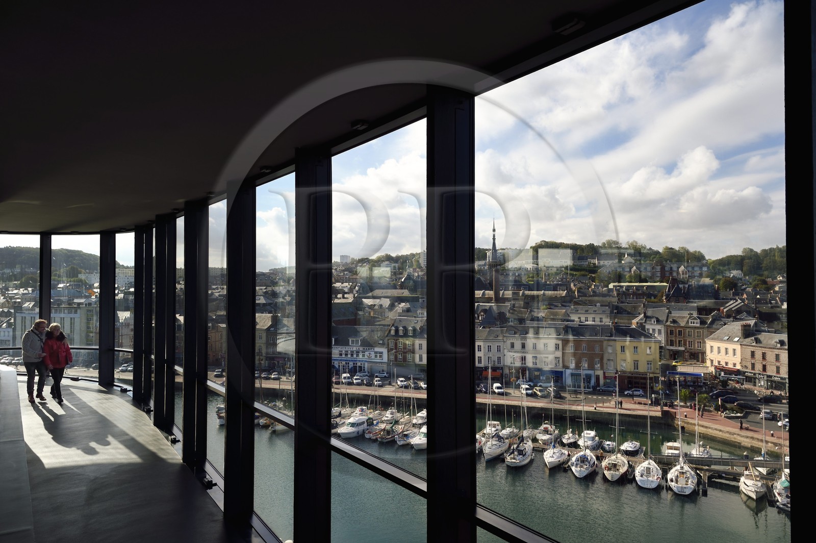 France, Seine-Maritime (76), Pays de Caux, Côte d'Albâtre, Les Pêcheries - Musée de Fécamp domine le port