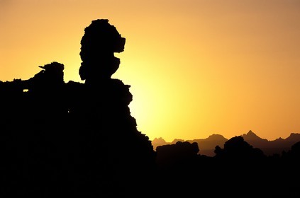 Libya, region of the desert, the Fezzan (Sahara), Tadrart Akacus, rocks of sandstone in the fantastic forms taken in sands in Akacus towards In Amelal