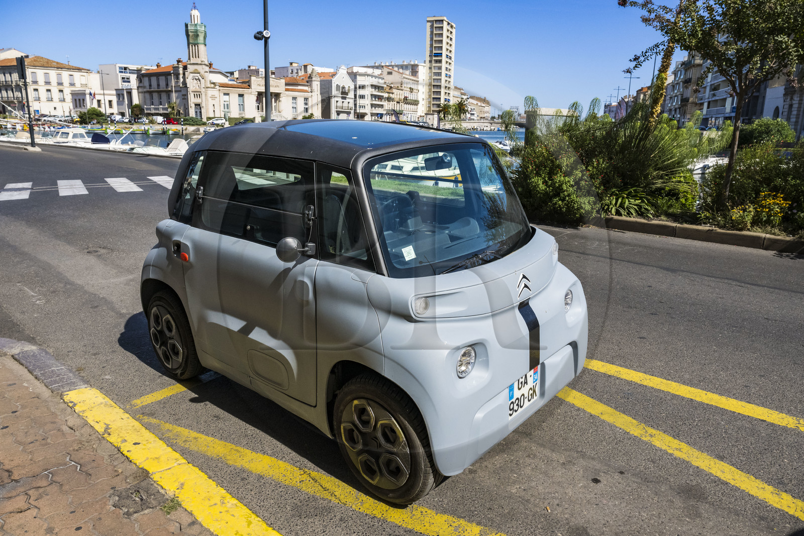 France, Hérault (34), Sète, Ami Citroen, la petite voiture électrique 2 places sans permis