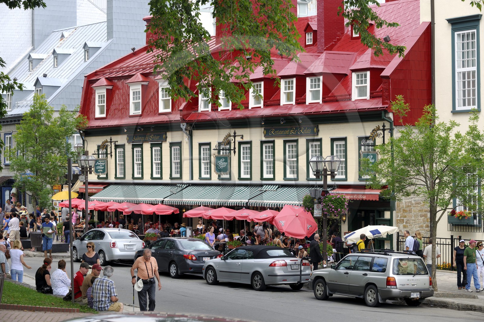 Canada, province de Québec, ville de Québec, Vieux-Québec classé Patrimoine Mondial de l' UNESCO, restaurant sur la place d'Armes