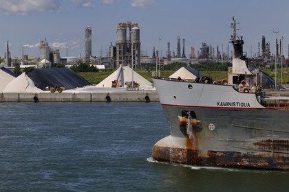 Canada, province de Québec, Montréal, le port industriel sur le fleuve Saint-Laurent