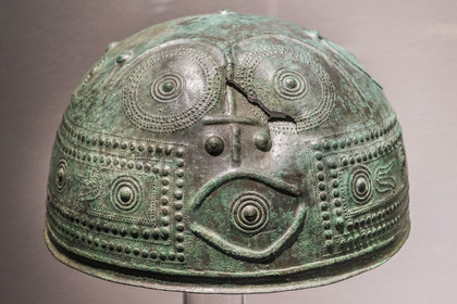 France, Gard, Nimes, Romanity museum (Musée de la Romanite), Etruscan skullcap helmet from the Poggio dell'Impiccato necropolis, bronze (8th century BC) (temporary exhibition)