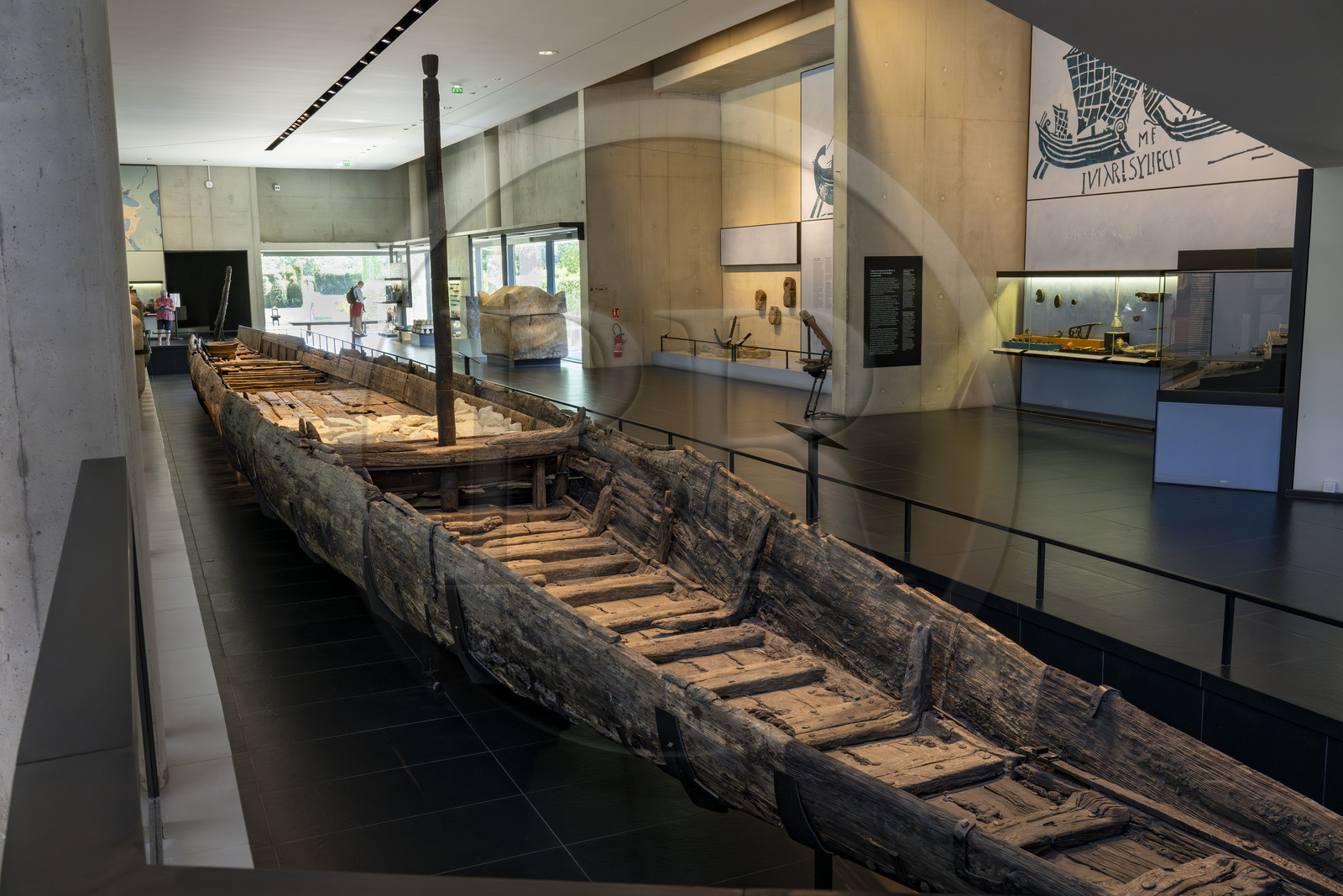 France, Bouches-du-Rhône (13), Arles, musée départemental Arles antique, chaland appelé Arles-Rhône 3 datant Ier siècle et découvert en 2004 dans le Rhone à Arles France, Bouches-du-Rhône (13), Arles, musée départemental Arles antique, chaland appelé Arles-Rhône 3 datant Ier siècle et découvert en 2004 dans le Rhone à Arles