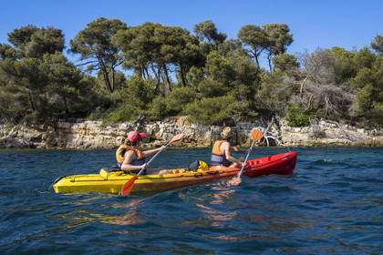 France, Alpes-Maritimes, Cannes, kayaking in the Lerins Islands, along the south coast of Sainte-Marguerite island