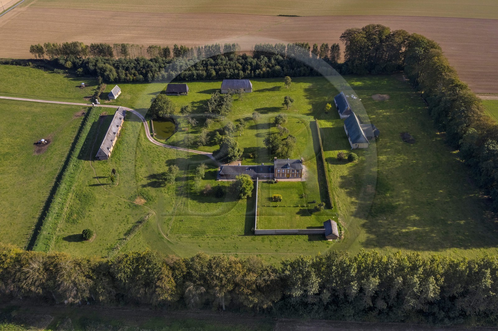 France, Seine-Maritime (76), Pays de Caux, Harcanville, clos masure La Bataille