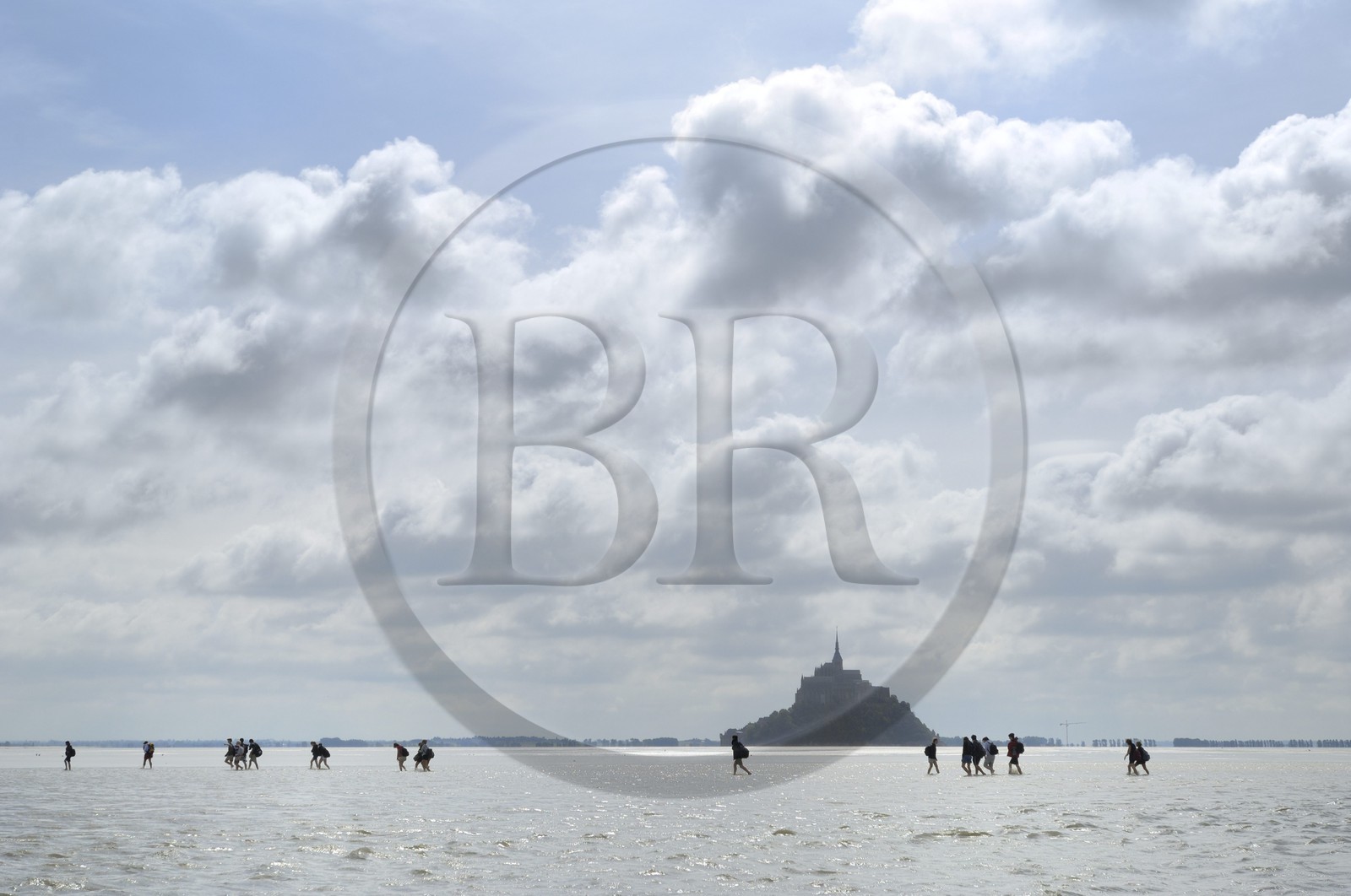 France, Manche (50), traversée à pied de la Baie du Mont Saint-Michel, classé Patrimoine Mondial de l' UNESCO