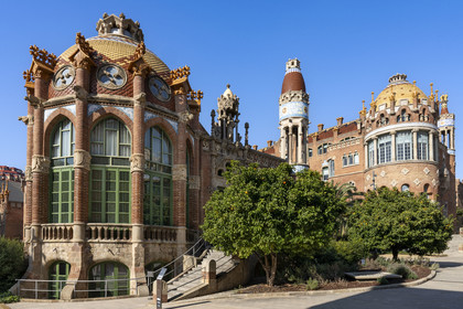 Espagne, Catalogne, Barcelone, quartier d'El Guinardo, ancien Hospital de la Santa Creu i de Sant Pau classé Patrimoine Mondial de l'UNESCO, de style moderniste par l'architecte Domenech i Montaner, aujourd'hui un musée et un centre culturel, il était composé de pavillons reliés par des souterrains