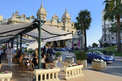 Principauté de Monaco, Monaco, Monte-Carlo, Société des Bains de Mer de Monaco, place du casino, le casino et la terrasse du Café de Paris, Mention obligatoire : Société des Bains de Mer de Monaco
