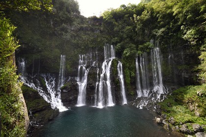 France, Ile de la Reunion, Saint Joseph, rivière Langevin sur les flanc du Volcan Piton de la Fournaise, cascade de Grand Galet ou cascade Langevin