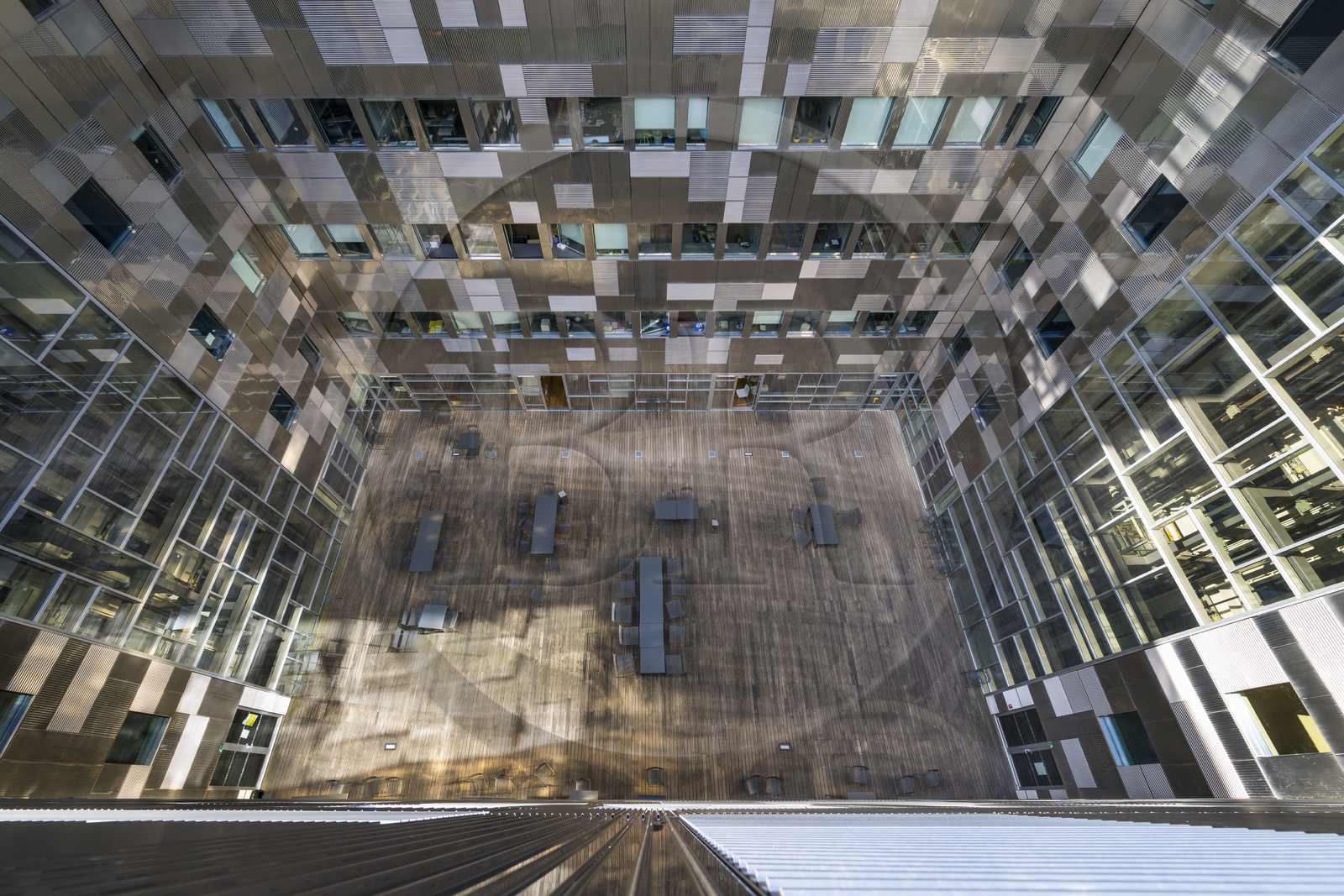 France, Hérault (34), Montpellier,  quartier de Port Marianne, l'Hotel de Ville conçu par les architectes Jean Nouvel et François Fontès