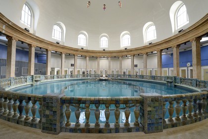 France, Meurthe-et-Moselle, Nancy, round swimming pool of Thermal Nancy under a dome