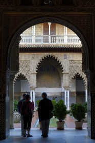 Espagne, Andalousie, Séville, Alcazar de Séville (Reales Alcazares de Sevilla), classé Patrimoine Mondial de l'UNESCO, Cour des Demoiselles (Patio de las Doncellas)