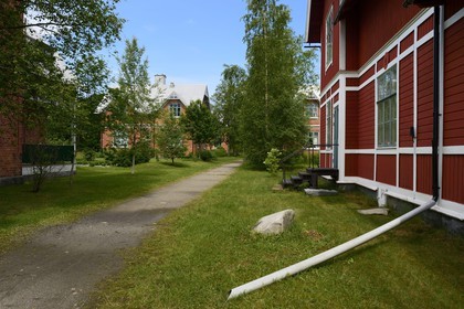 Suède, Comté de Vasterbotten, région d'Umea, Iles de Norrbyskär qui fut une des plus grandes scieries d'Europe au début du XXème siècle, les anciennes habitations des cadres de l'usine devenues aujourd'hui des maisons secondaires