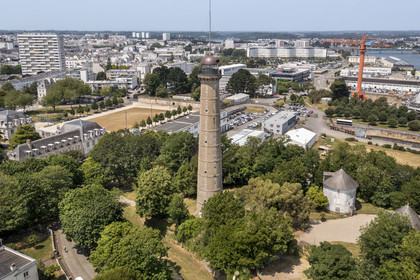 Morbihan (56), Lorient, l’Enclos du port, La tour de la découverte (vue aérienne)
