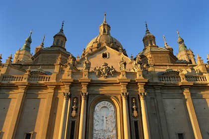 Spain, Aragon, Zaragoza, Plaza del Pilar, Basilica del Pilar (Our Lady of Pilar)