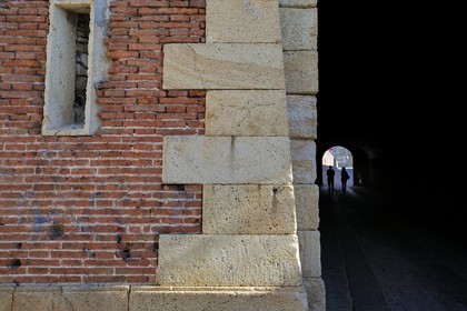 Italie, Toscane, l’Ile d’Elbe, Portoferraio, passage souterrain des fortifications